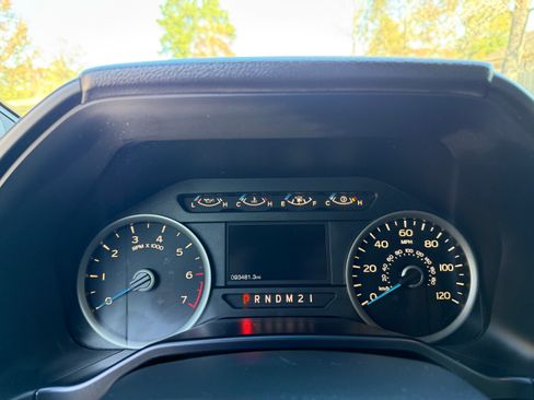 Used 2015 Ford F150 XLT w/ Equipment Group 302A Luxury image 11