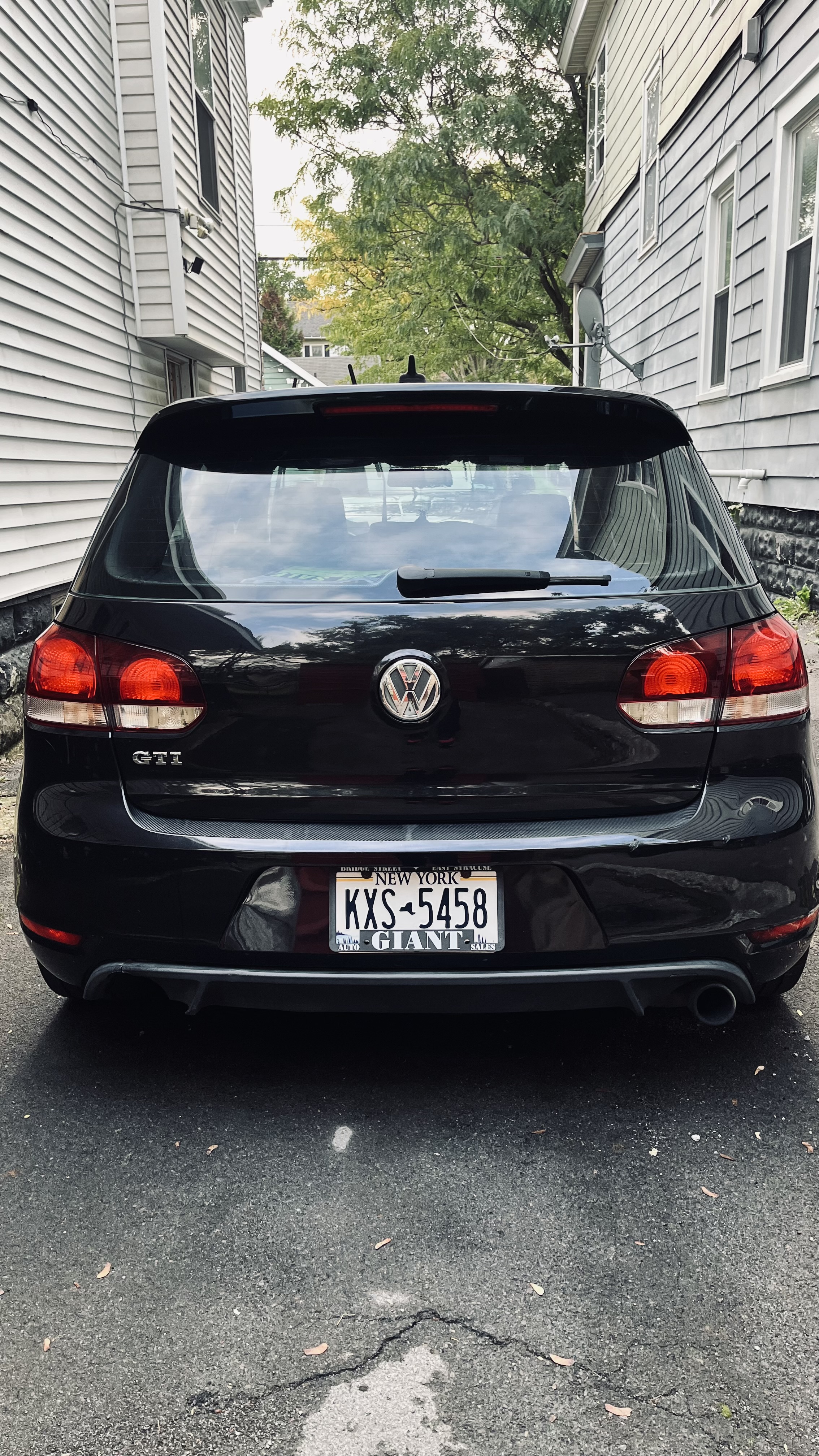 Used 2012 Volkswagen GTI Autobahn FWD image 12