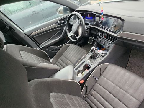 Used 2024 Volkswagen Jetta Sport image 2