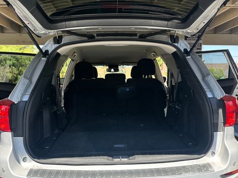 Used 2017 Nissan Pathfinder SV FWD image 15