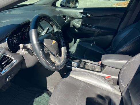 Used 2017 Chevrolet Cruze Premier image 6