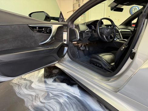 Used 2017 Acura NSX image 8