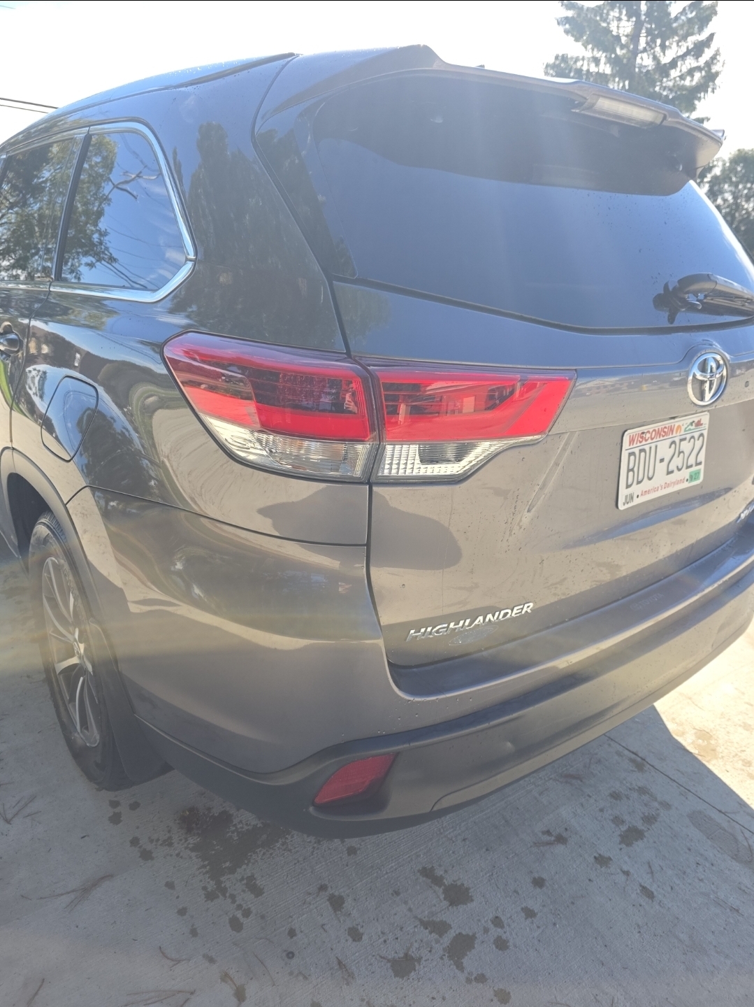 Used 2019 Toyota Highlander XLE AWD/4WD image 12