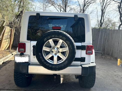 Used 2018 Jeep Wrangler Unlimited Sahara image 5