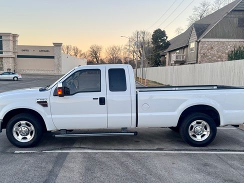 Used 2010 Ford F250 XLT image 4