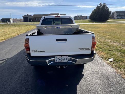 Used 2006 Toyota Tacoma PreRunner image 9