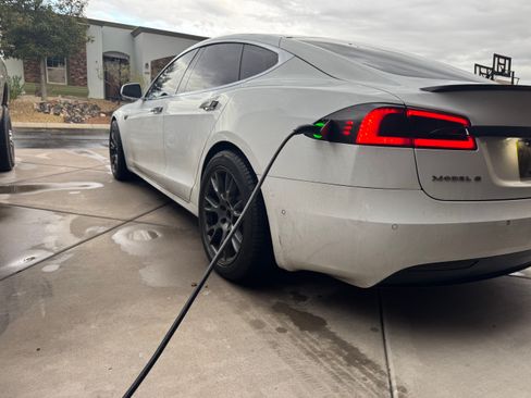 Used 2016 Tesla Model S P90D image 6