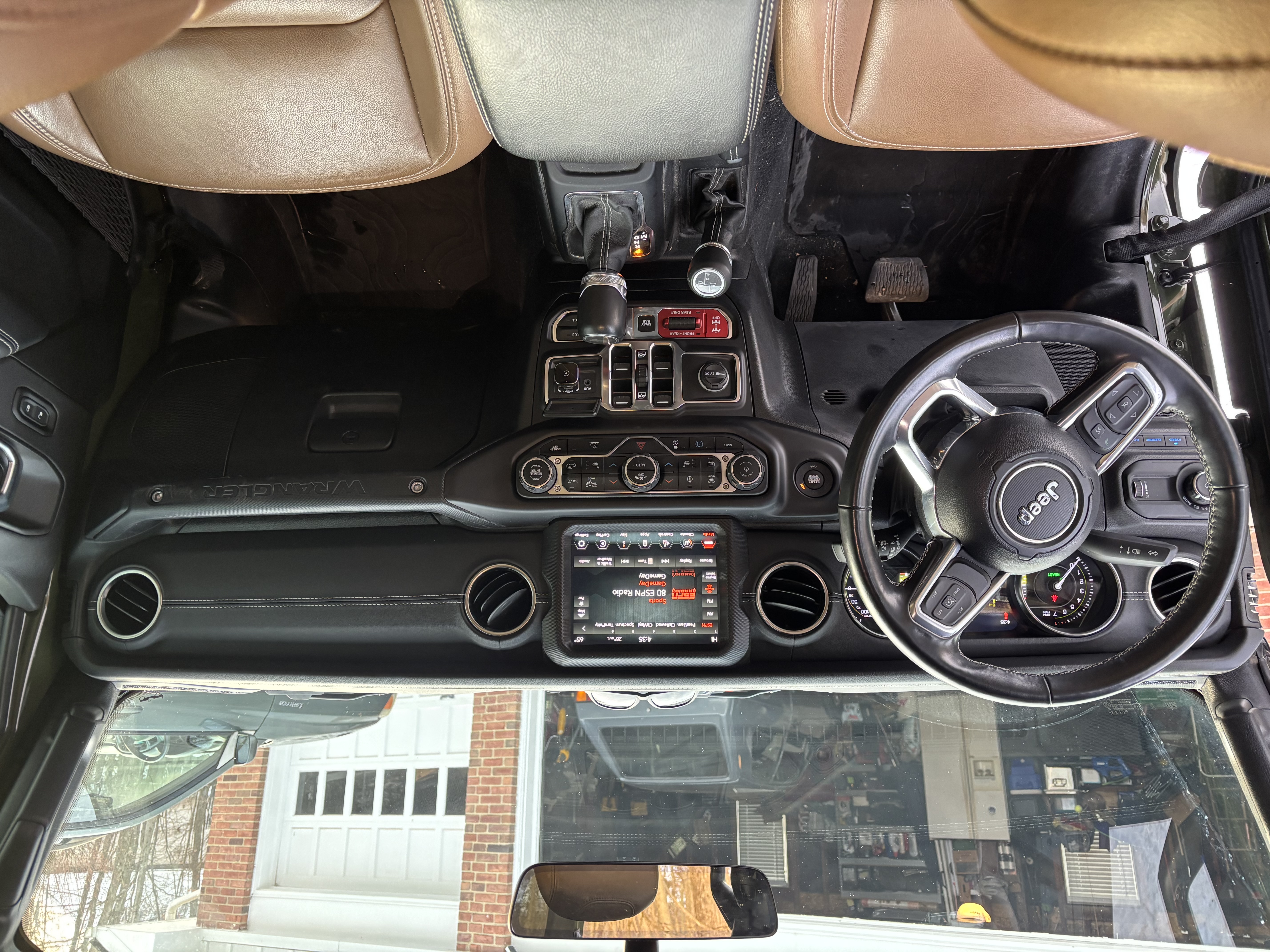 Used 2023 Jeep Wrangler Unlimited Rubicon 4xe w/ Cold Weather Group AWD/4WD image 14