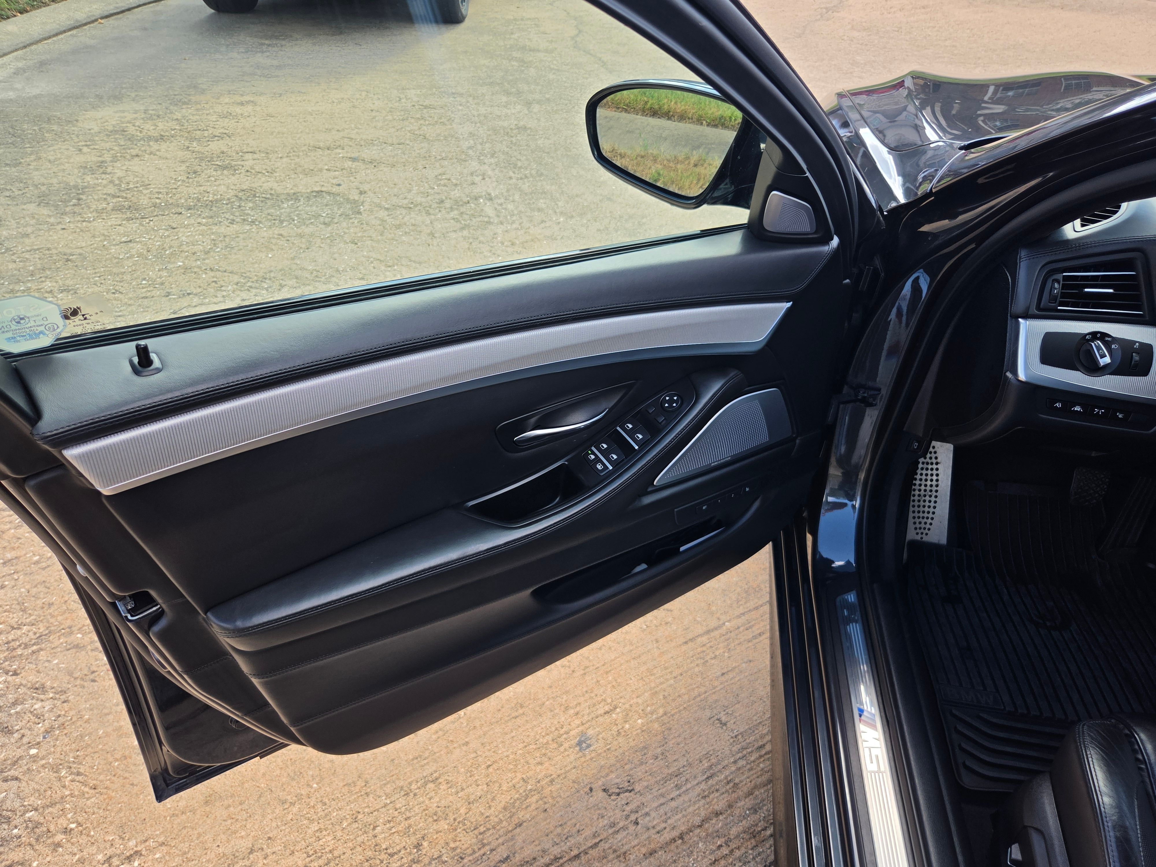 Used 2015 BMW M5 RWD image 6