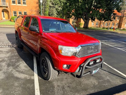 Used 2013 Toyota Tacoma 4x4 Double Cab w/ TRD Off-Road Pkg image 23