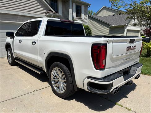 Used 2019 GMC Sierra 1500 Denali w/ Denali Ultimate Package AWD/4WD image 11