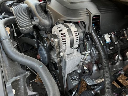 Used 2014 GMC Yukon XL SLT w/ SLT-2 Equipment Package image 8