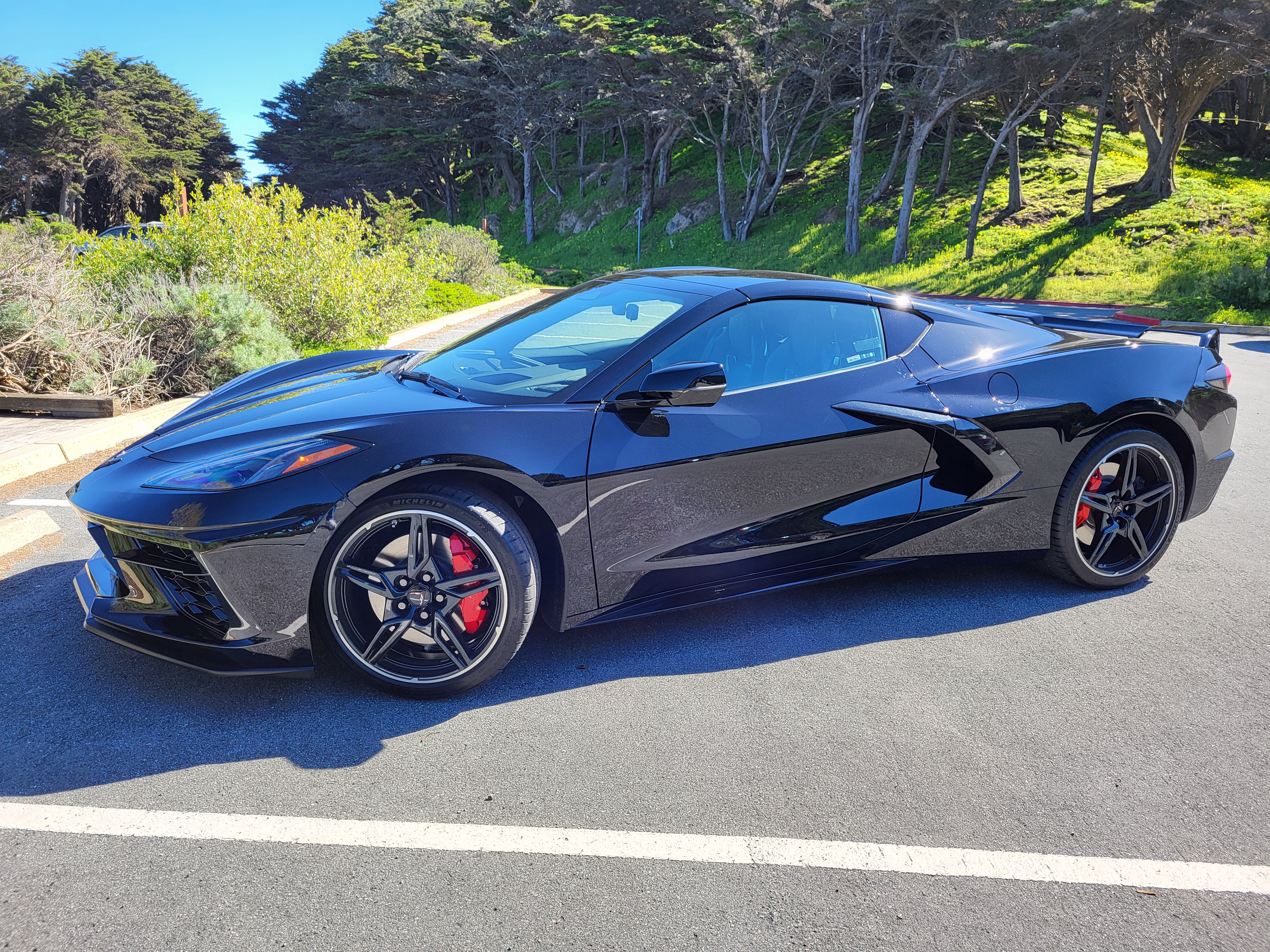 Used 2024 Chevrolet Corvette Stingray Preferred Cpe w/ Z51 Performance Package RWD image 1