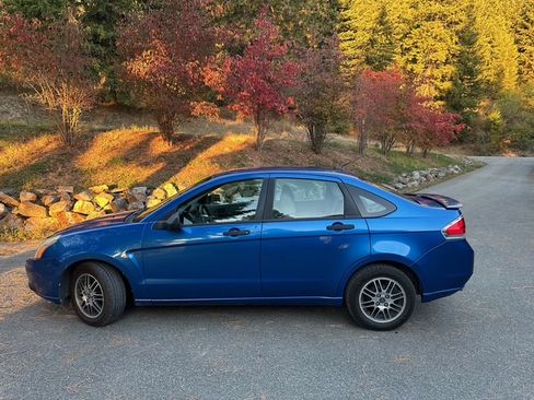 Used 2010 Ford Focus SE image 8