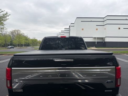 Used 2018 Ford F150 Platinum w/ Equipment Group 701A Luxury image 9