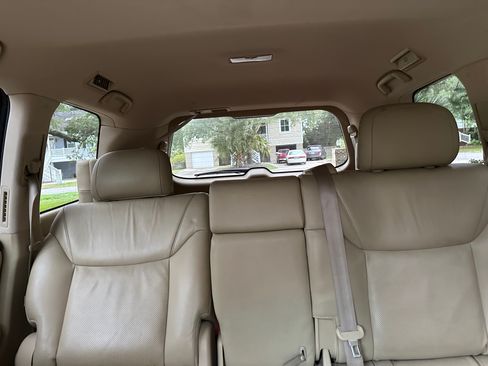 Used 2010 Lexus LX 570 4WD image 16