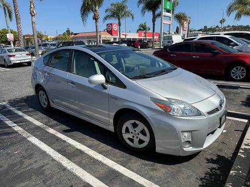Used 2011 Toyota Prius Four w/ Solar Roof Pkg FWD image 10