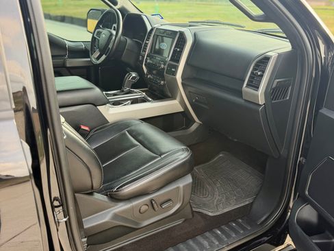 Used 2019 Ford F150 Lariat image 11