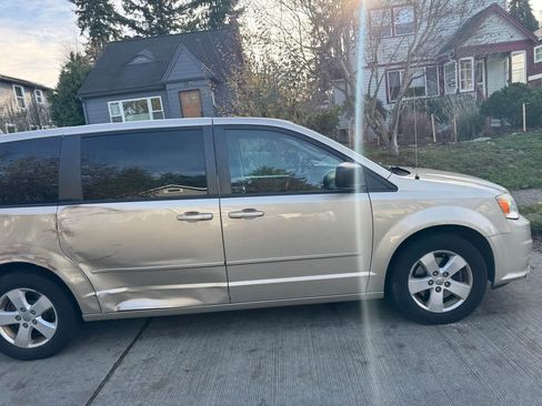 Used 2013 Dodge Grand Caravan SE image 6