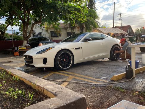 Used 2018 Jaguar F-TYPE 2.0 296 HP Coupe 2D image 16