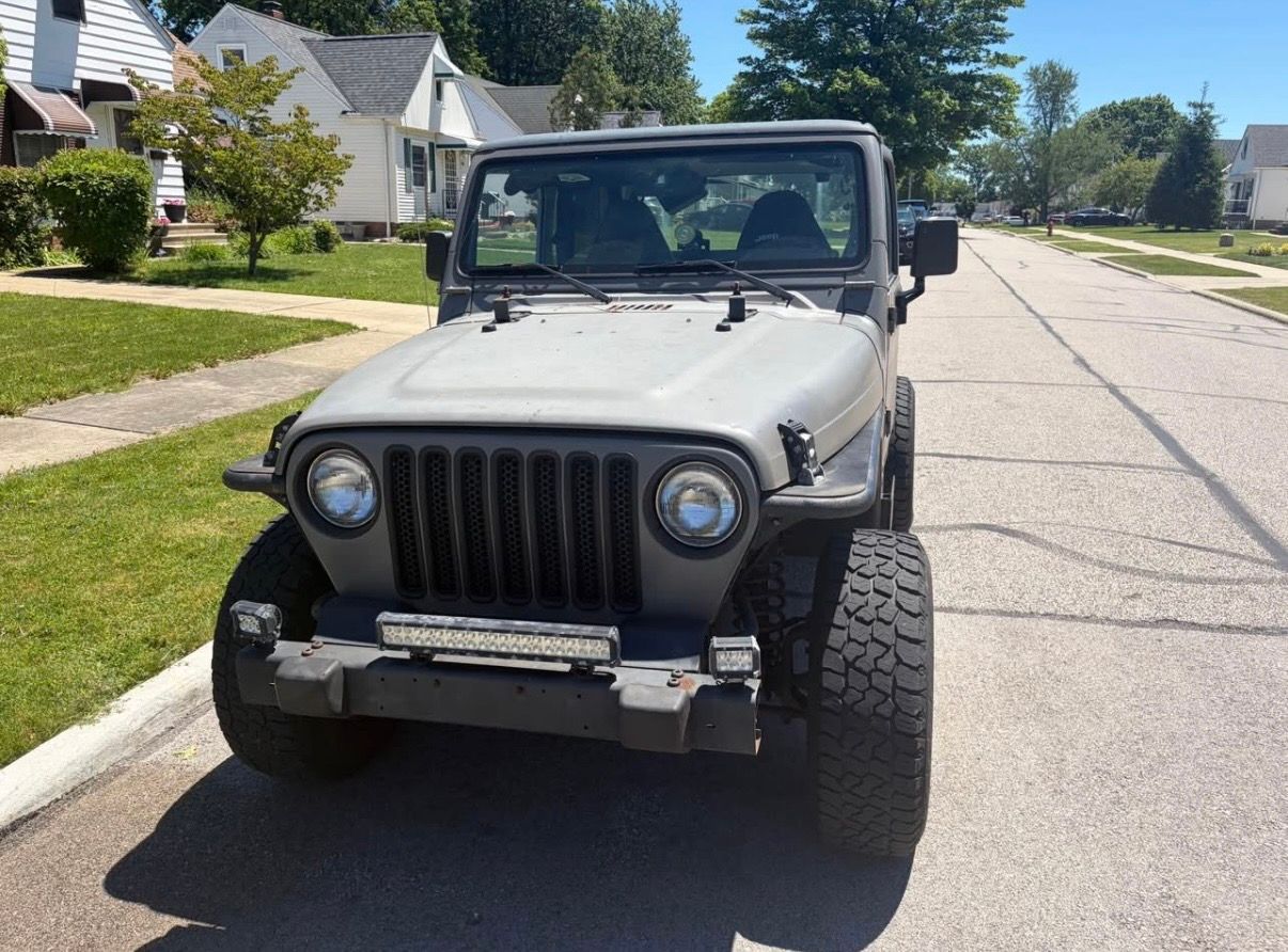 Used 2002 Jeep Wrangler SE AWD/4WD image 2
