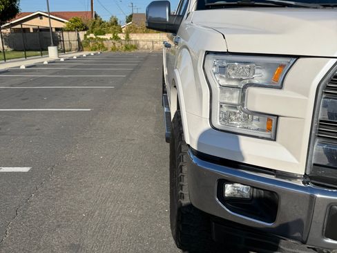 Used 2017 Ford F150 Lariat w/ Equipment Group 502A Luxury AWD/4WD image 9
