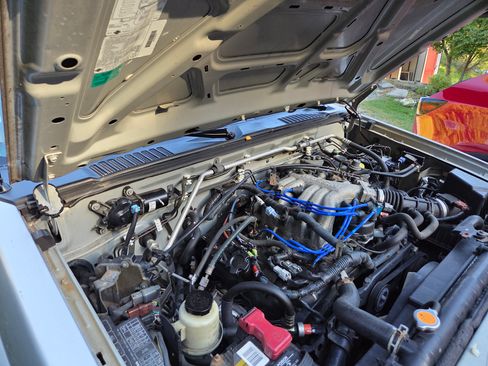 Used 2004 Nissan Xterra XE image 11