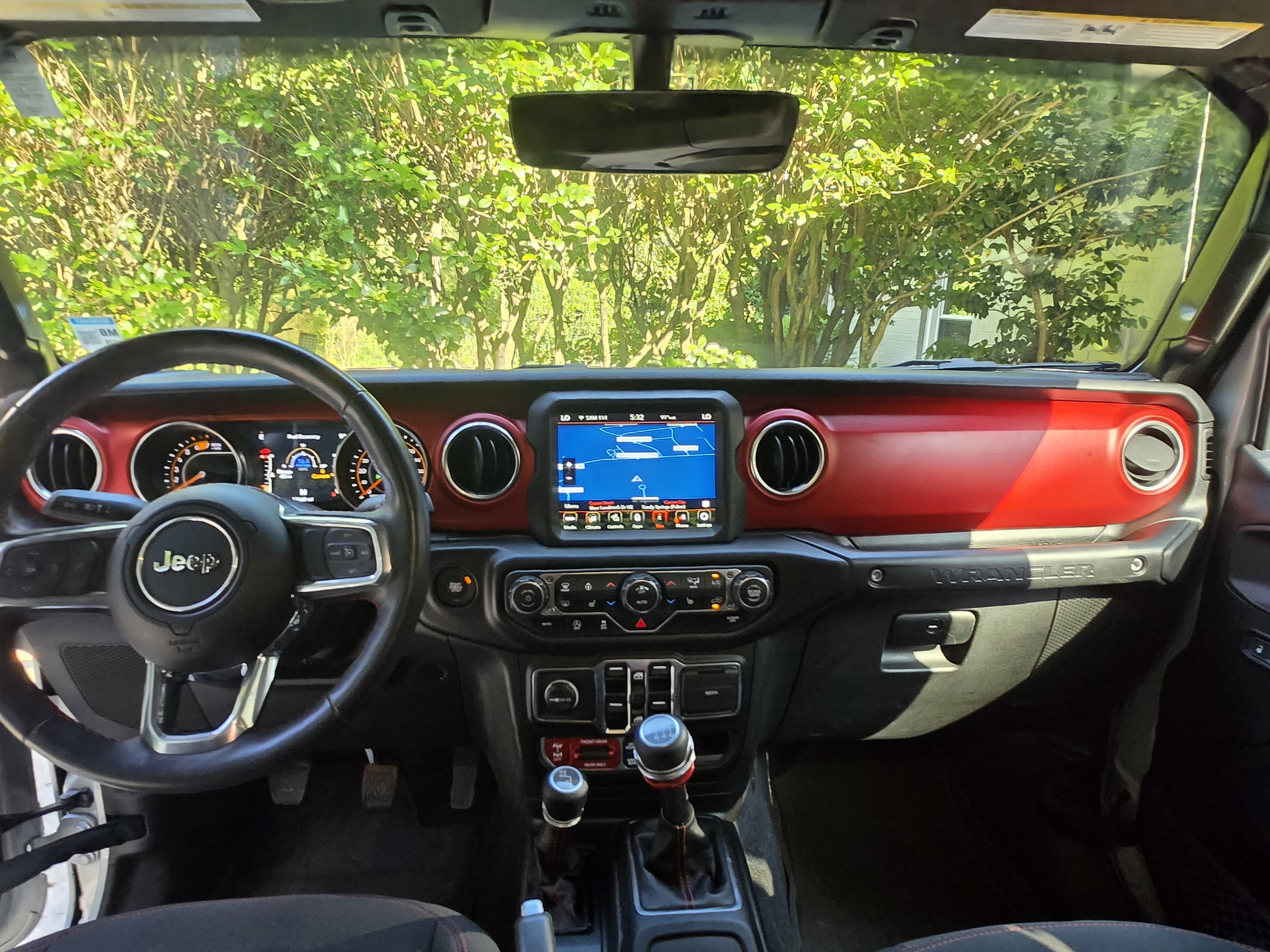 Used 2023 Jeep Wrangler Unlimited Rubicon w/ Cold Weather Group AWD/4WD image 13
