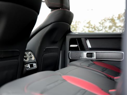 Used 2025 Mercedes-Benz G 63 AMG 4MATIC image 17