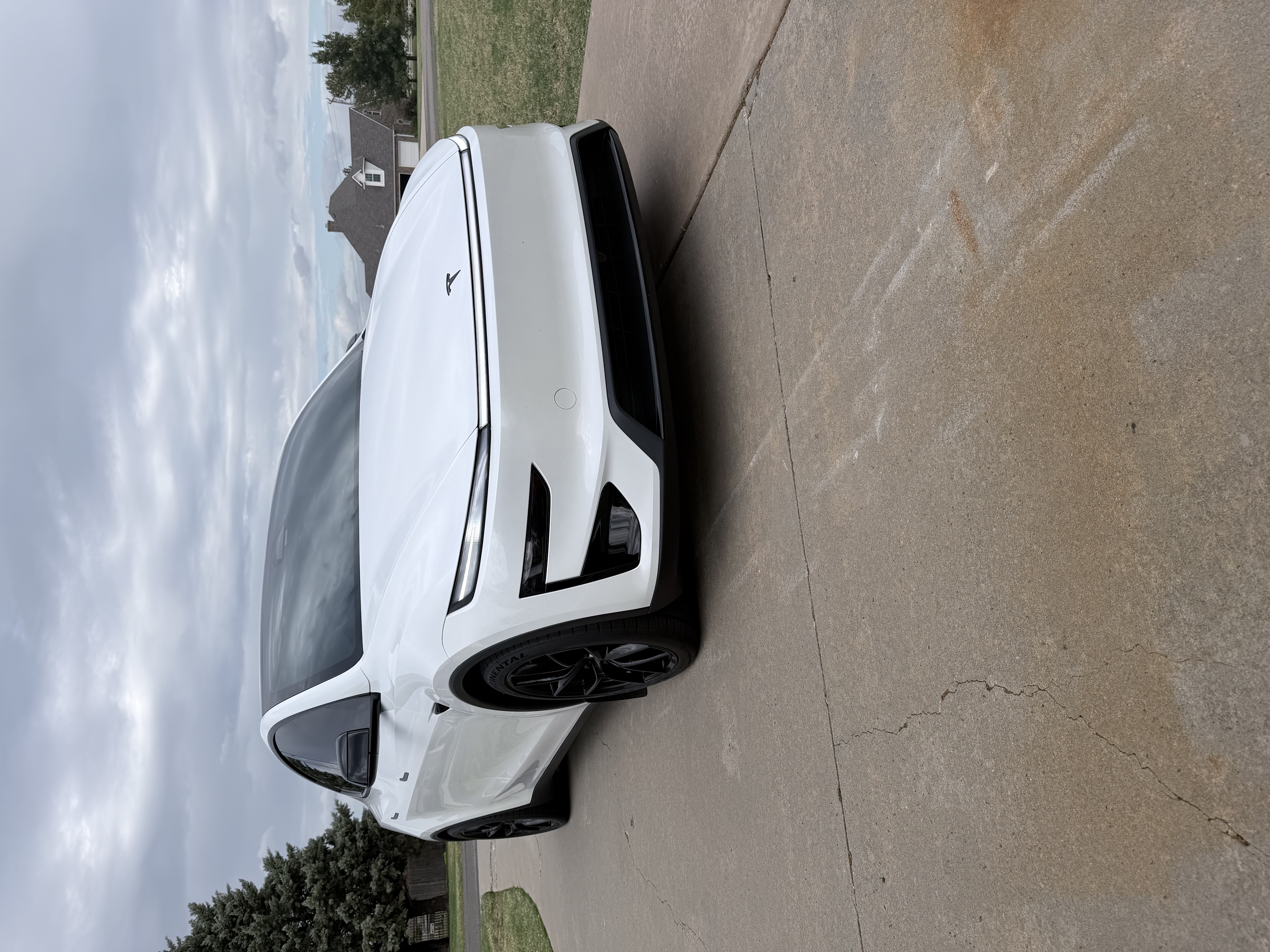 Used 2026 Tesla Model Y Performance AWD/4WD image 1