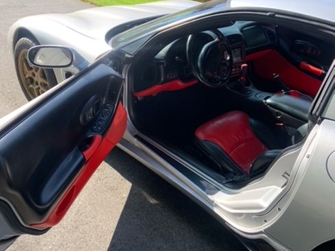 Used 2001 Chevrolet Corvette Z06 w/ Memory Pkg image 5