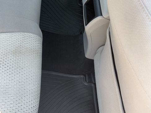 Used 2014 Toyota Camry FWD image 17