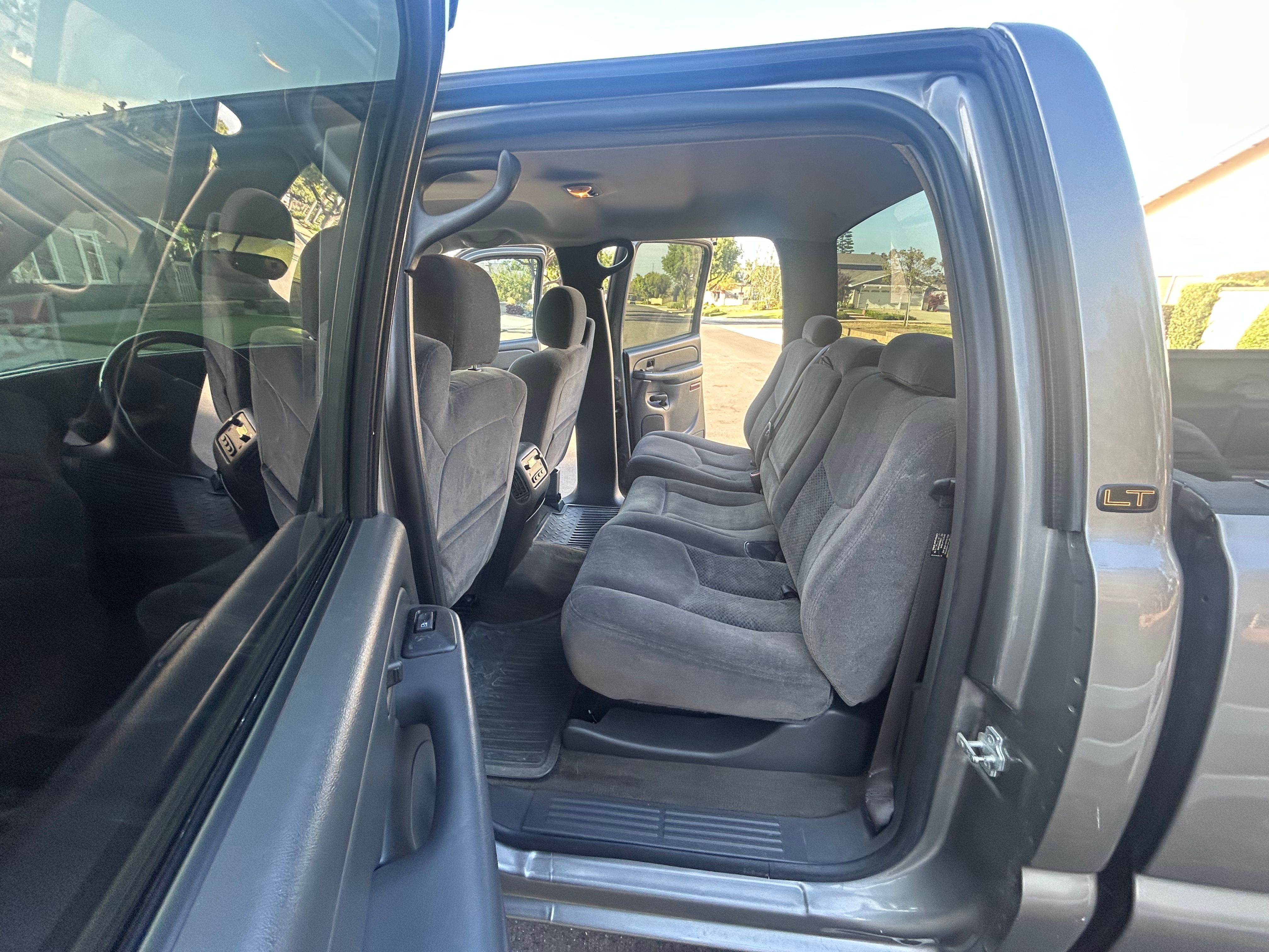 Used 2006 Chevrolet Silverado 2500 LT RWD image 4