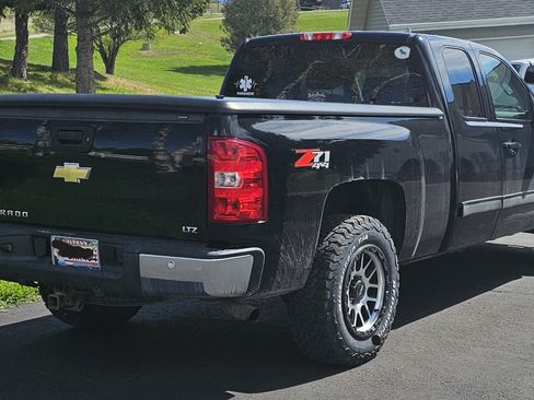 Used 2011 Chevrolet Silverado 1500 LTZ w/ LTZ Plus Package AWD/4WD image 5