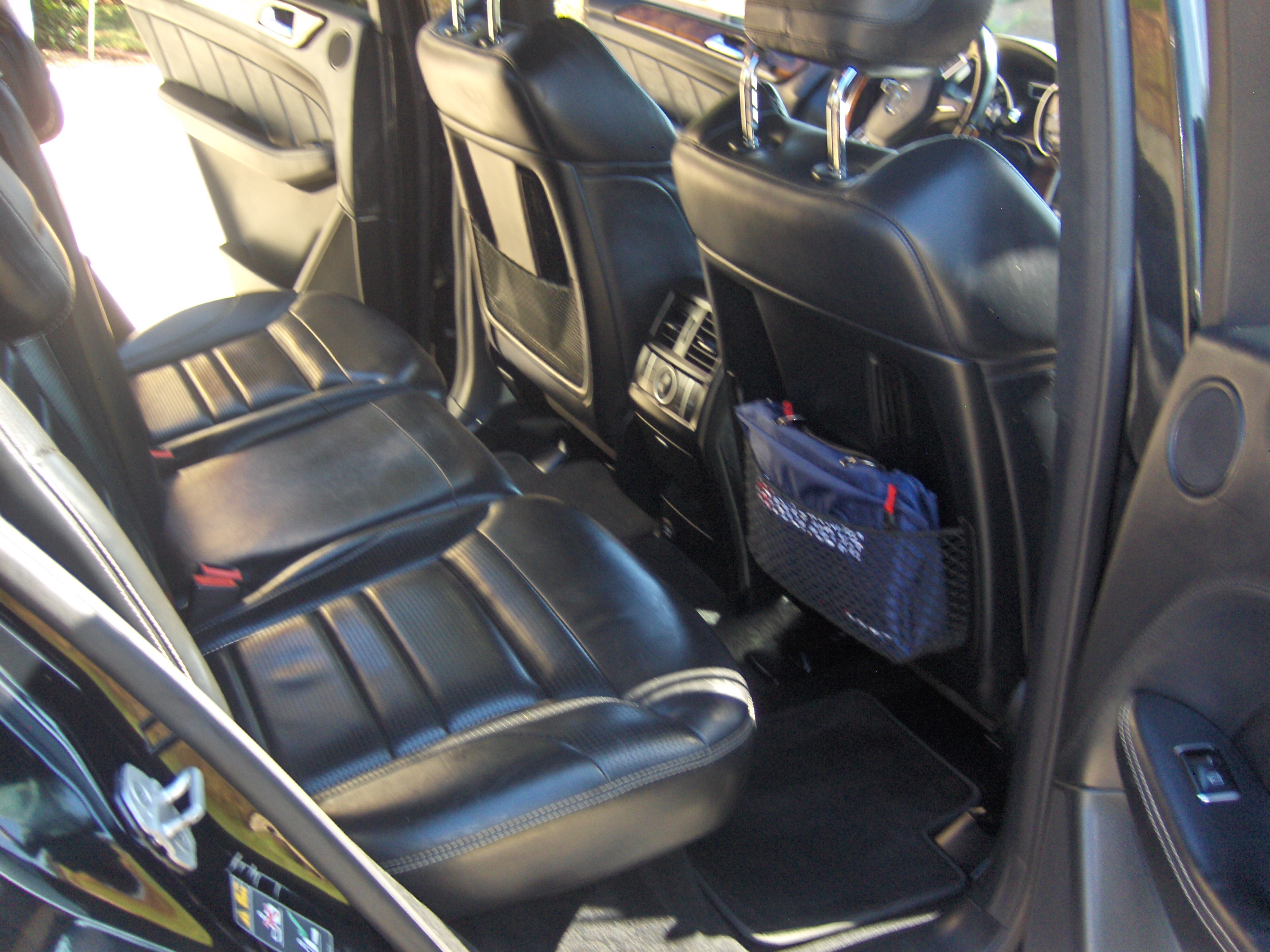Used 2015 Mercedes-Benz ML 63 AMG 4MATIC w/ Driver Assistance Package image 12