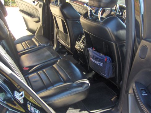 Used 2015 Mercedes-Benz ML 63 AMG 4MATIC w/ Driver Assistance Package image 12