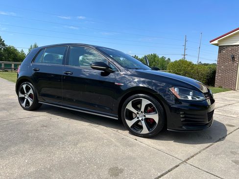 Used 2017 Volkswagen GTI S image 2