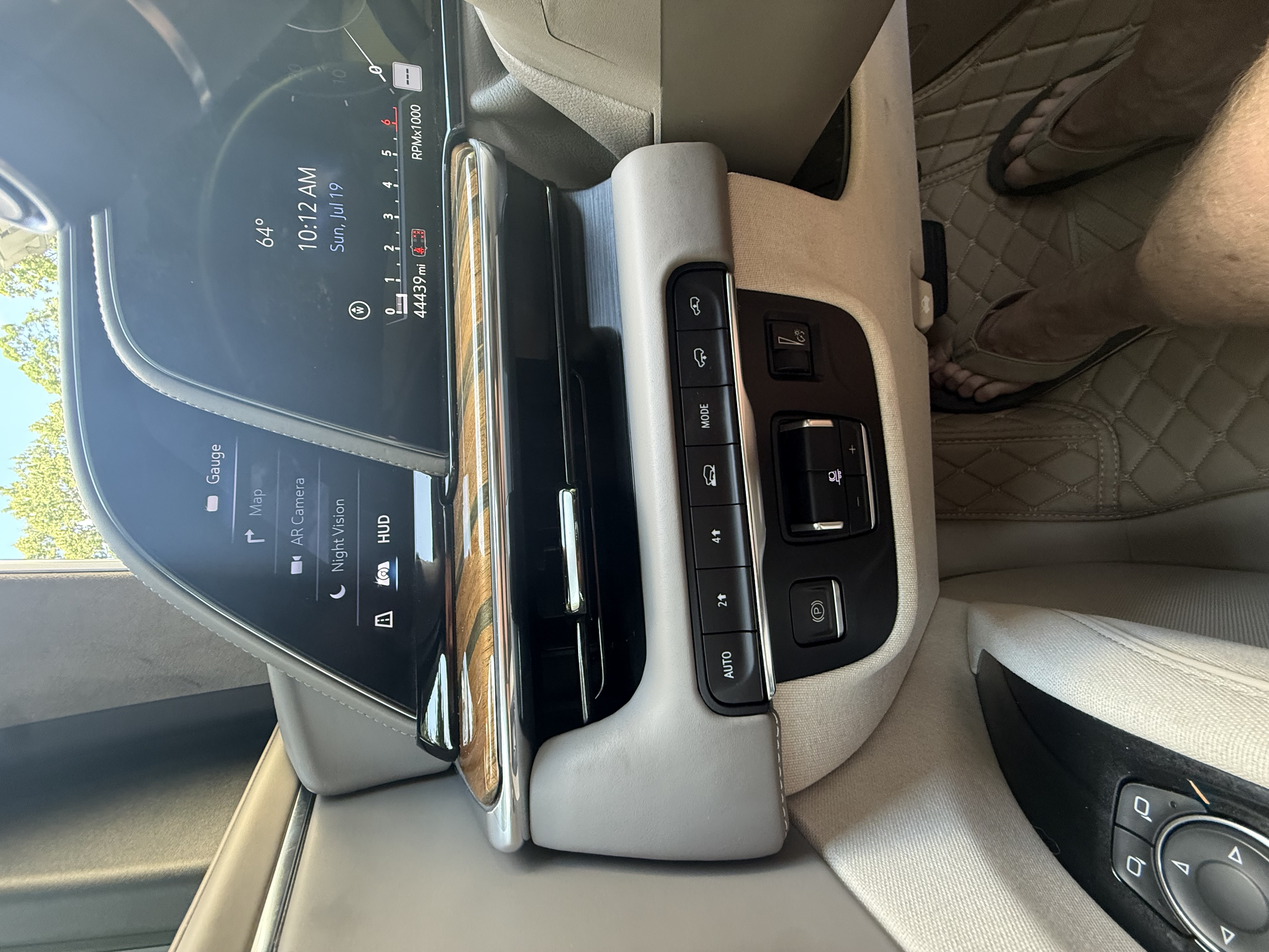 Used 2021 Cadillac Escalade Premium Luxury Platinum AWD/4WD image 15