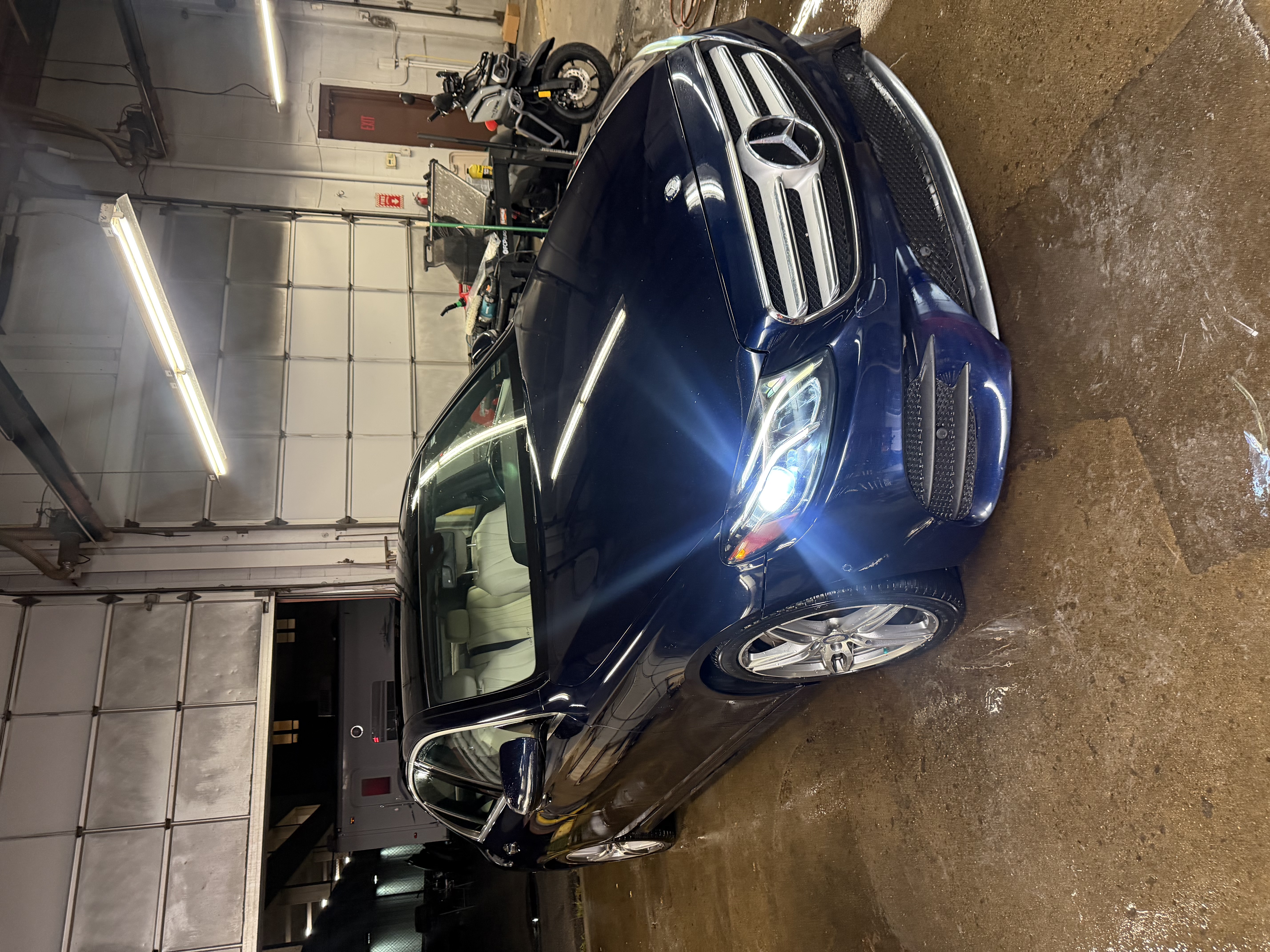 Used 2017 Mercedes-Benz E 300 image 1