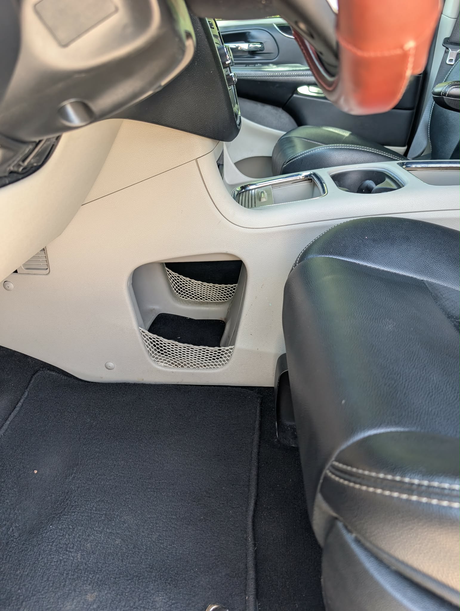 Used 2018 Dodge Grand Caravan SXT FWD image 17