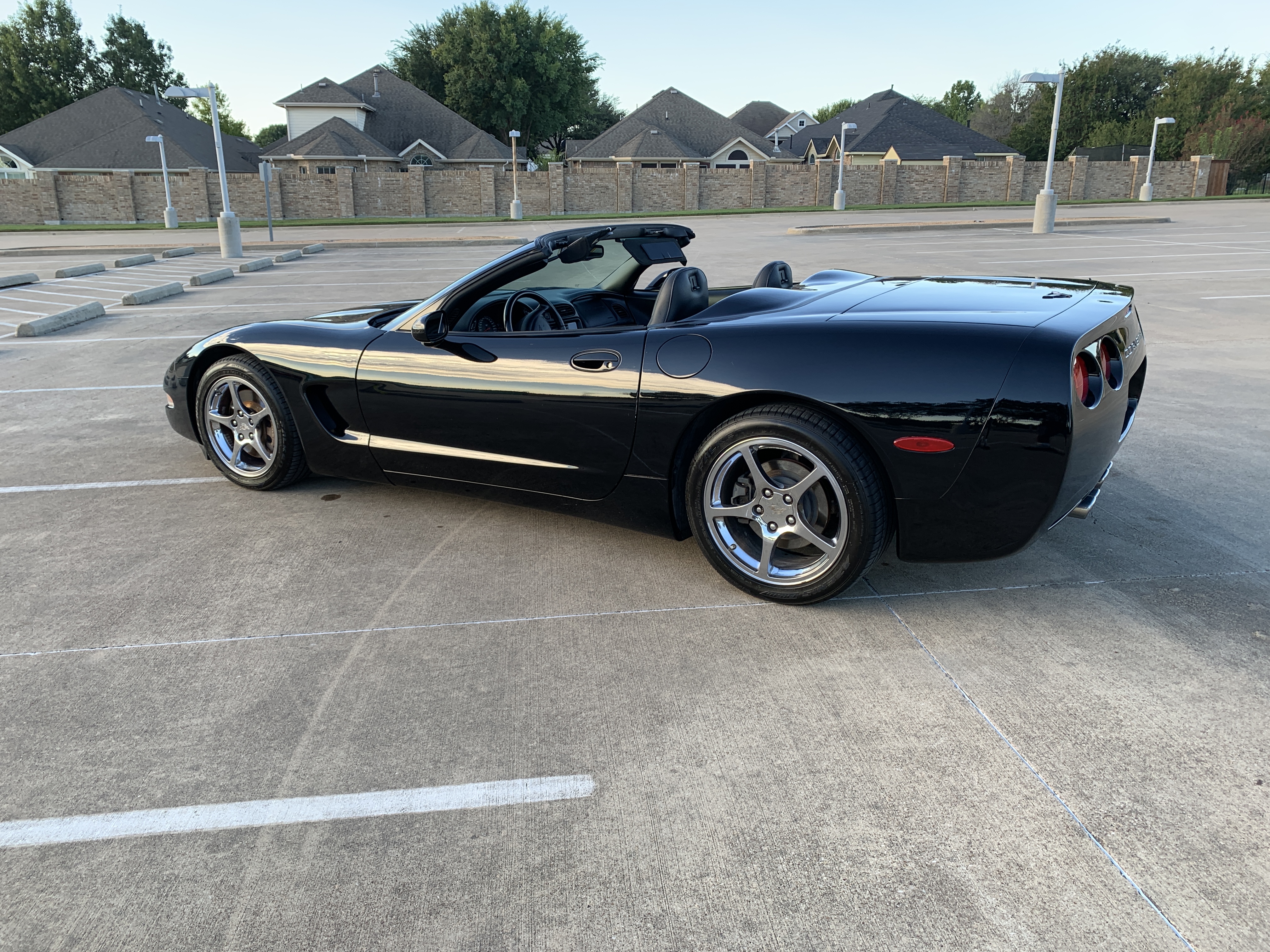 Used 2000 Chevrolet Corvette Convertible w/ Memory Pkg RWD image 5