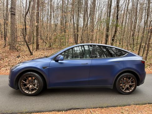 Used 2020 Tesla Model Y Long Range image 6