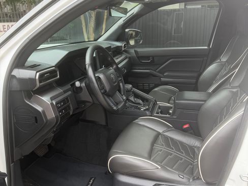 Used 2024 Toyota Tacoma SR5 AWD/4WD image 12