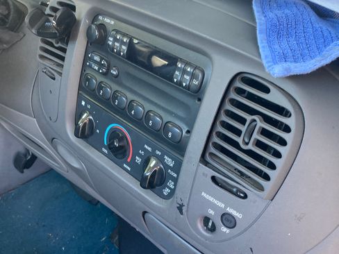 Used 1997 Ford F150 2WD Regular Cab image 9