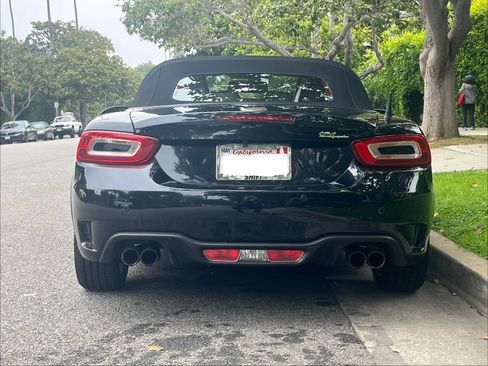 Used 2017 FIAT 124 Spider Abarth RWD image 10
