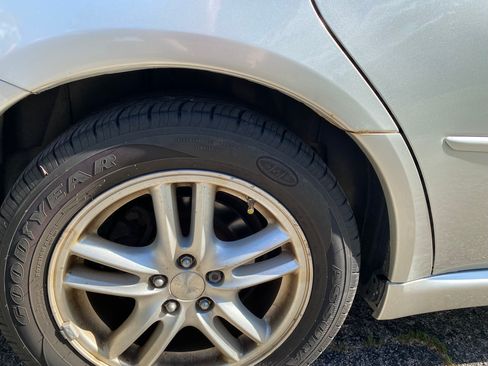 Used 2005 Subaru Legacy 2.5i AWD/4WD image 6