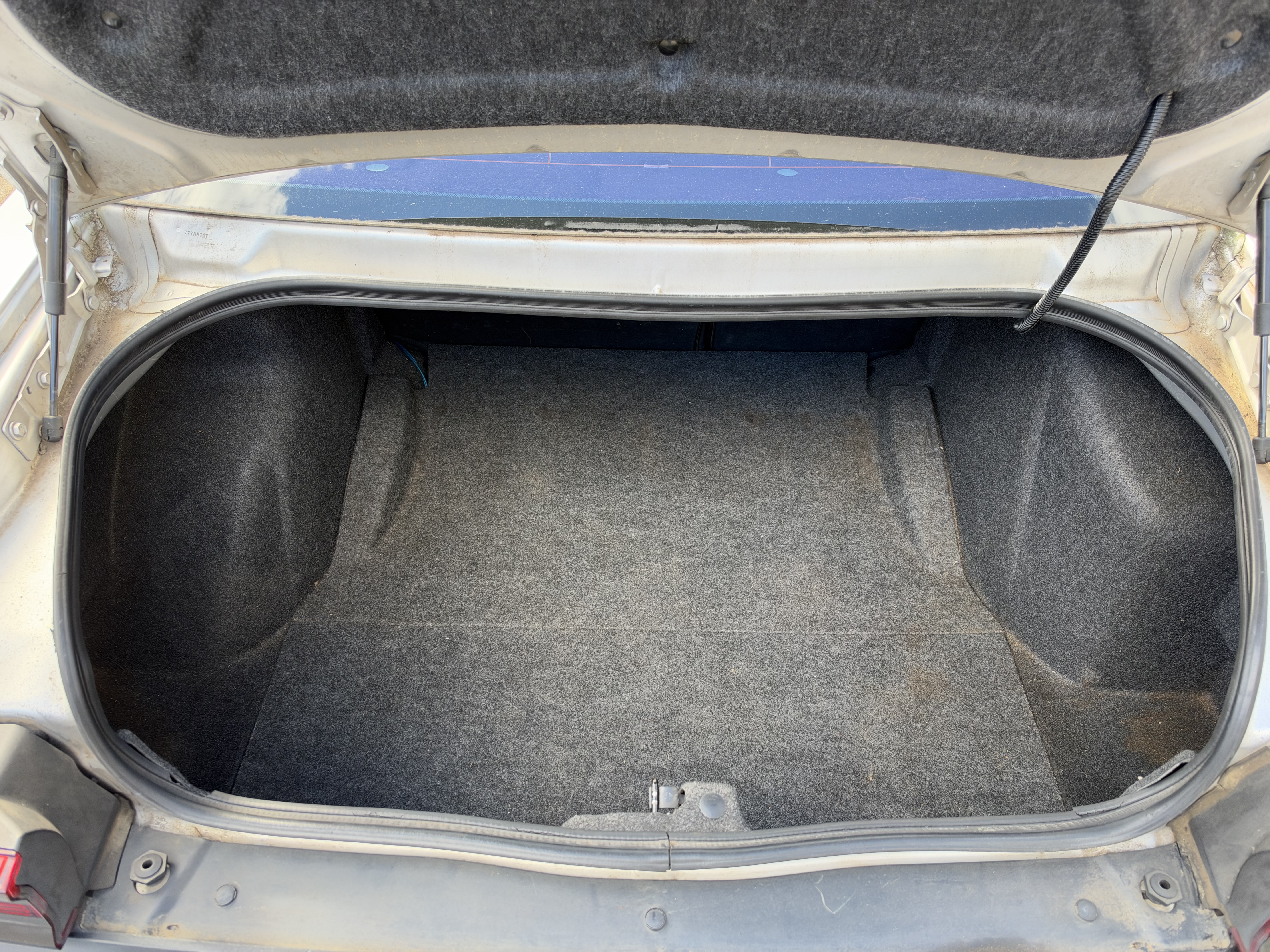 Used 2010 Dodge Challenger SE RWD image 30