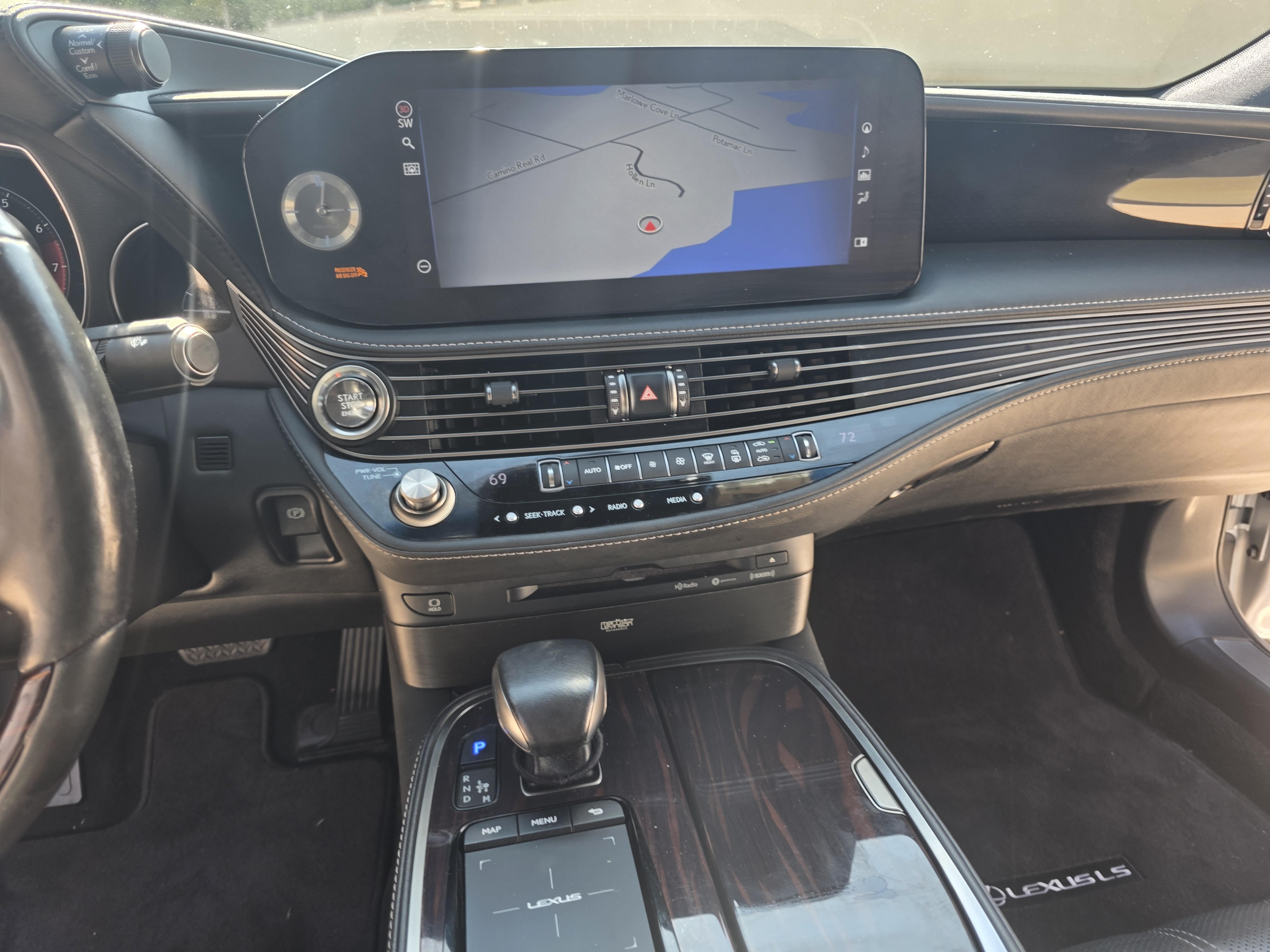 Used 2021 Lexus LS 500 w/ Interior Upgrade Package RWD image 18