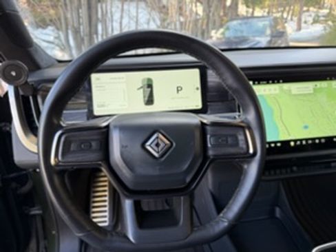 Used 2023 Rivian R1S Adventure image 18