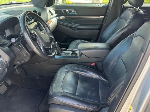 Used 2016 Ford Explorer Limited image 5